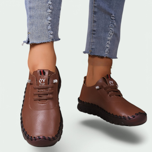 Marvella – Bequeme Damen Leder Slipper im Sportlichen Design