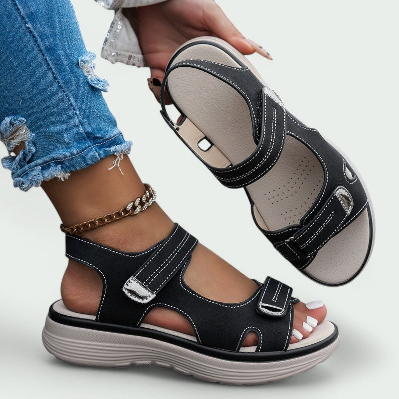 Liora – Bequeme, atmungsaktive schwarze Keilsandaletten für den Sommer
