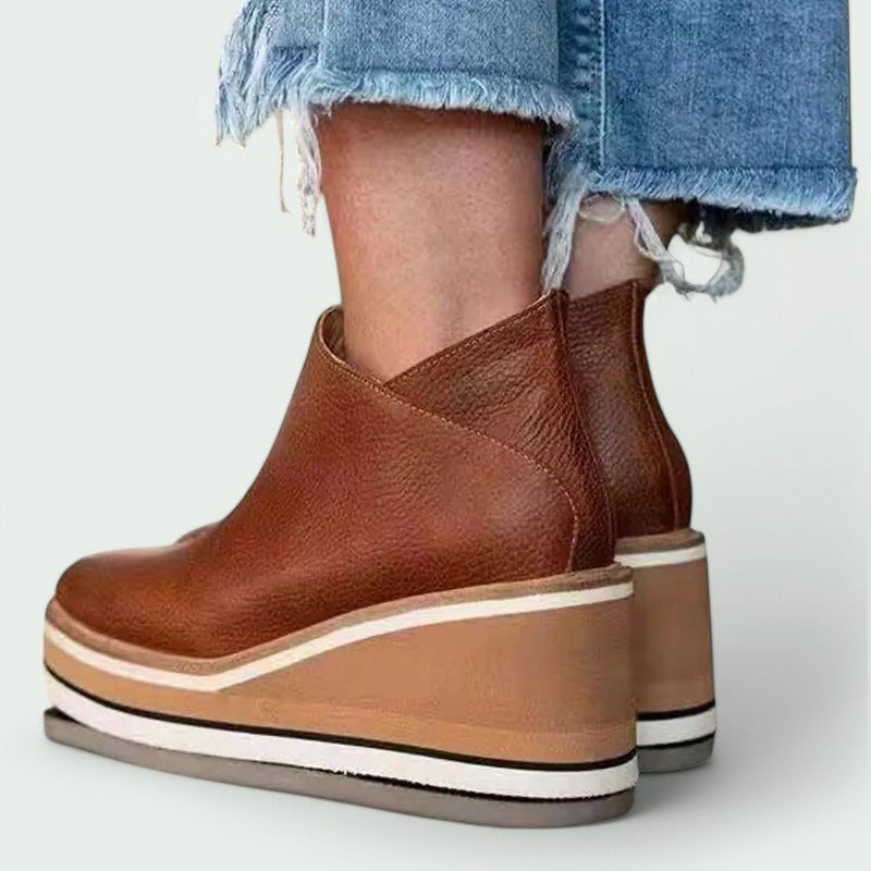 Verena – Zeitlose Eleganz und Komfort in Klassischen Stiefeletten für Damen