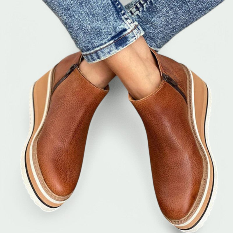 Verena – Zeitlose Eleganz und Komfort in Klassischen Stiefeletten für Damen