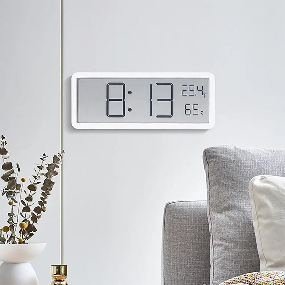 TimeVibe | Moderne Digitale Wanduhr mit LED-Display, Temperatur- und Feuchtigkeitssensor