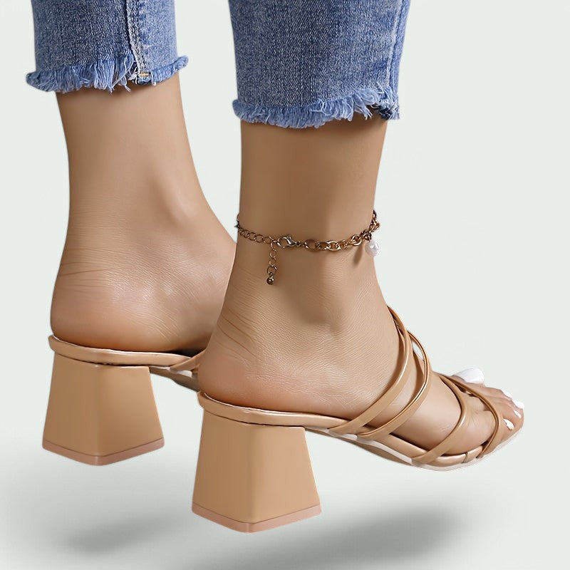 Adelyn – Bequeme Slip-On Absatzschuhe mit Quadratzehen für lässigen Stil