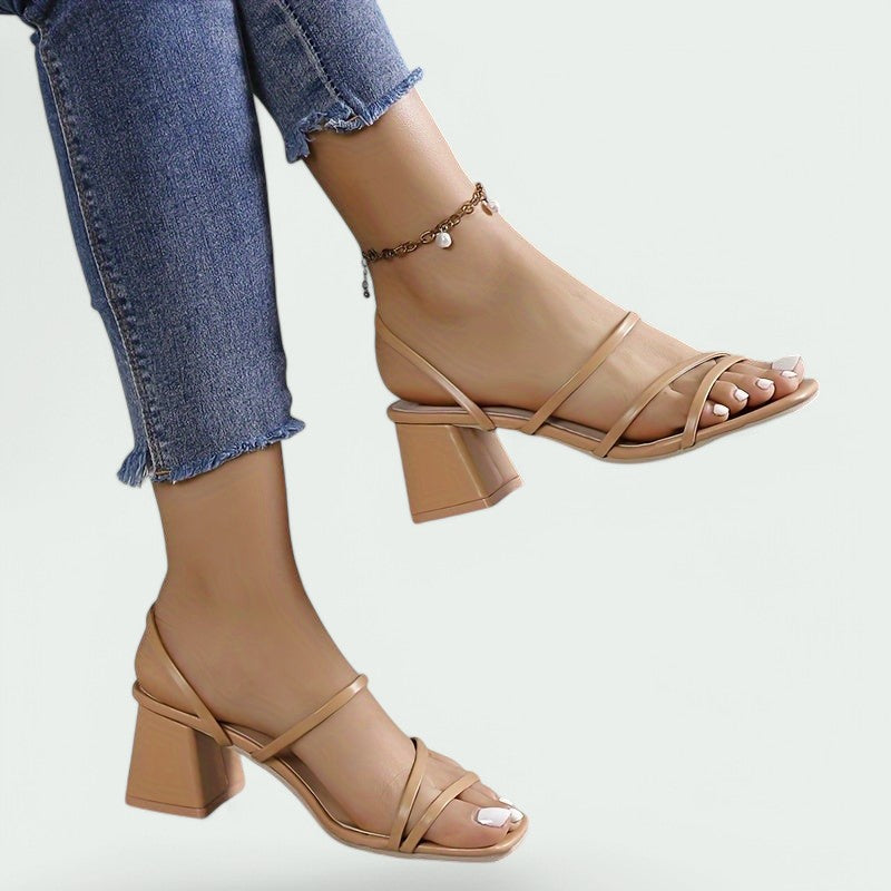 Adelyn – Bequeme Slip-On Absatzschuhe mit Quadratzehen für lässigen Stil