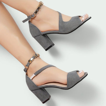 Sienna – Stilvolle Absatzsandalen mit Knöchelriemchen und Offenen Zehen